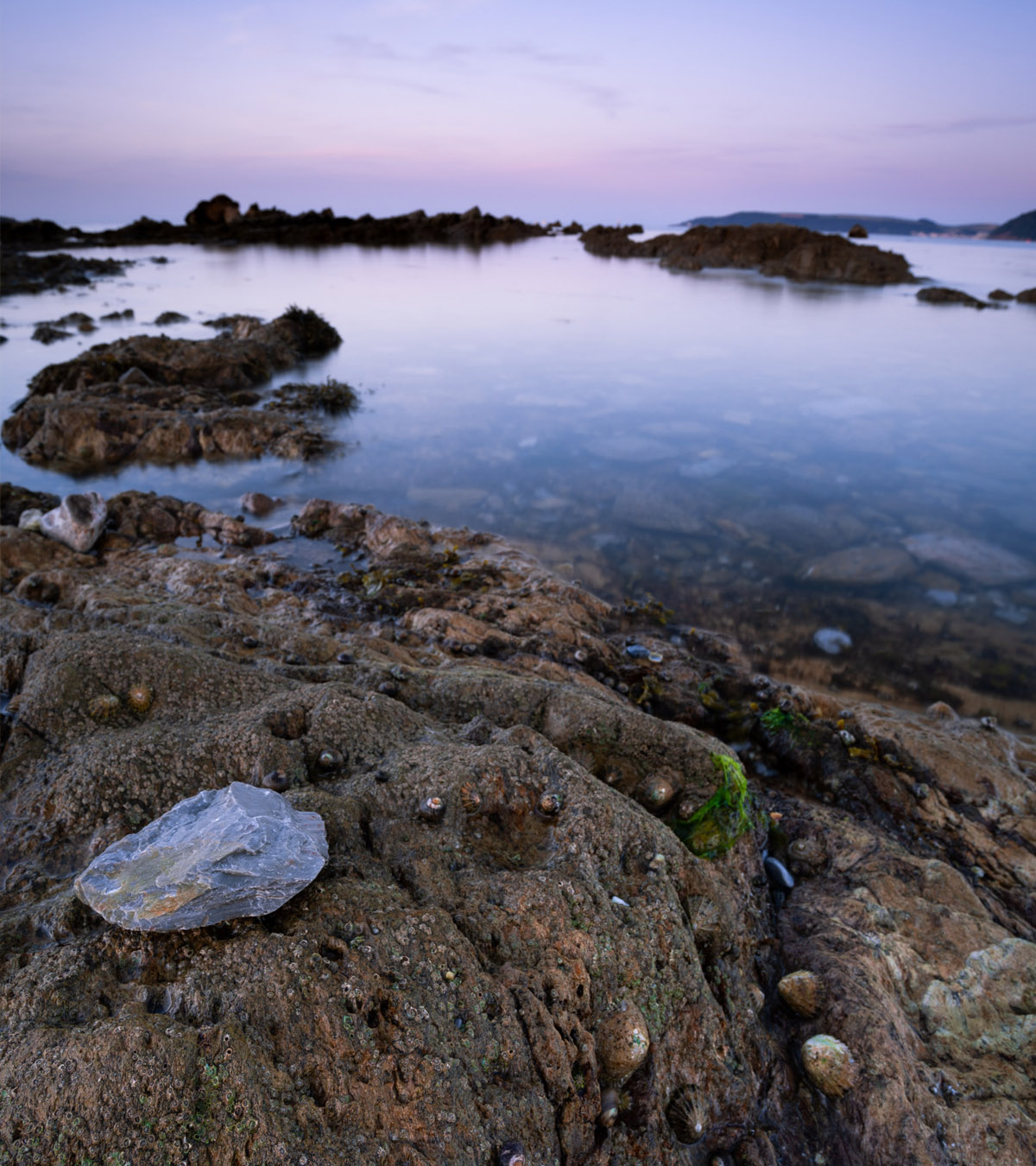 photo of tide pools by the ocean useful as visuals for hypnosis therapy